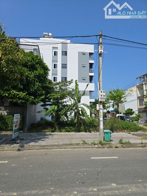 Bán lô gôi 200m2 đất đường 7m5 Nguyễn Hiến Lê,Hòa Xuân,Cẩm Lệ giá 12 tỷ 5