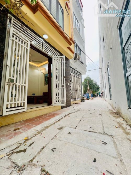 Bán nhà , đường thông 4 tầng full nội thất , tổ 14 yên nghĩa , Dân cư đông đúc gần trườngọ