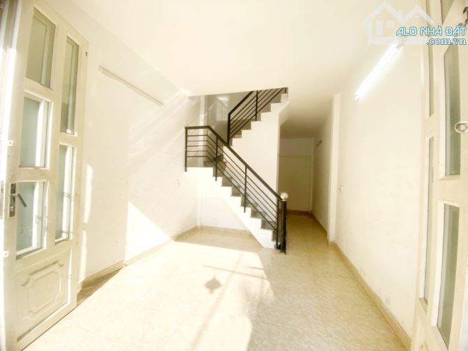 Cho thuê nhà nguyên căn Quận 5 – Hẻm xe hơi Trần Bình Trọng – 11.8 triệu/tháng