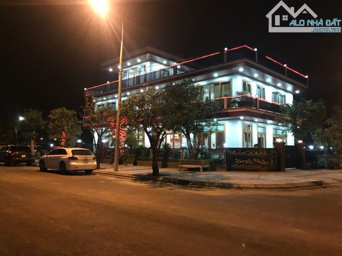 🌹 Cho thuê biệt thự 3 tầng góc 2 mặt tiền đường 10m5 khu Nam Hoà Xuân - Gọi Bi