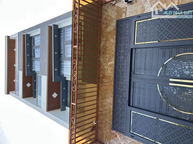 NHÀ PHỐ HIỆN ĐẠI – 4 TẦNG ĐẸP MÊ LY LIỀN KỀ PHÚ MỸ HƯNG QUẬN 7