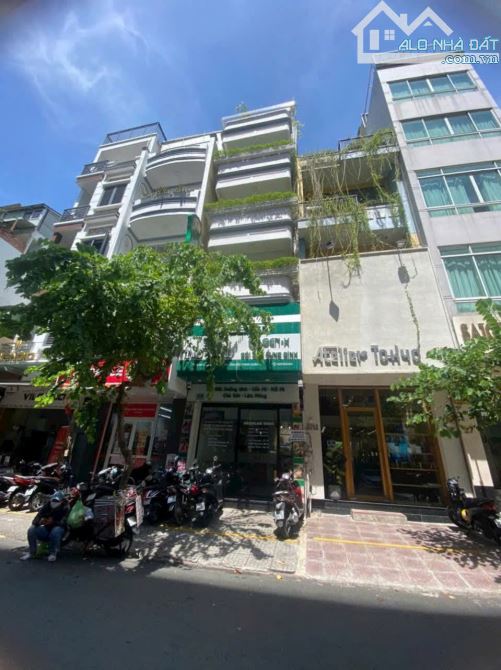 Bán căn nhà MT Nguyễn Văn Tráng, Q1. Dt: 4x20m, Kc: trệt 4 lầu, Hđt: 140tr/th. Gía: 55 tỷ