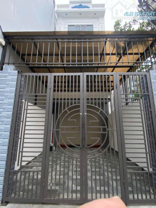 NHÀ 3 TÂNG - XÂY ĐỘC LẬP - CÓ SÂN CỔNG - ĐƯỜNG 5M Ô TÔ ĐỖ CỬA - ĐỒNG HOÀ