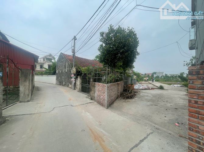 Bán đất TT Phúc Thọ, cực gần QL 32, ô tô vào tận nơi, 40m giá nhỉnh 1, 5 tỷ