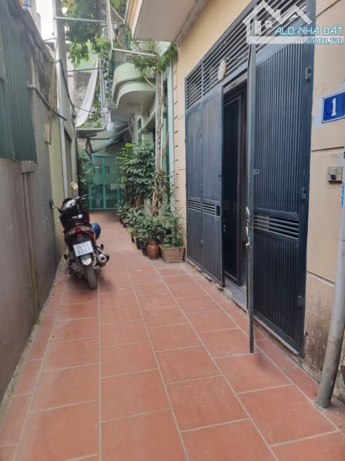 Cần cho thuê nhà riêng ngõ 72 Đê Quai - P. Tứ Liên - Tây Hồ - Hà Nội 42m2x2T, giá 7.5tr/th
