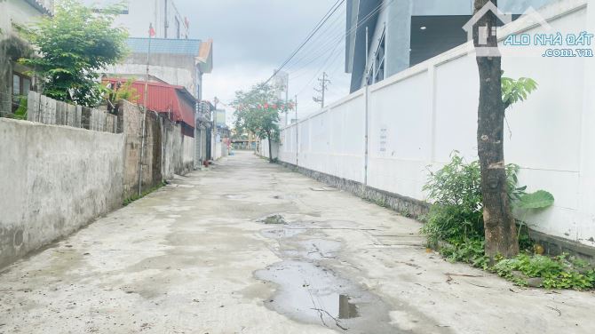 Chỉ 3 tỷ 720 triệu 155m2 đất Lương Quán Nam Sơn, đường 6m oto tránh nhau