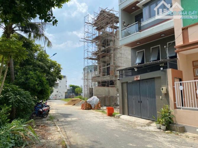 Cần Bán đất nhà phố view sông xã Phong Phú, Huyện Bình Chánh , sổ hồng, thổ cư giá rẻ.