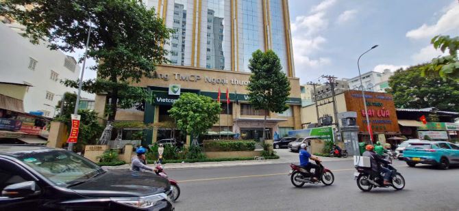 Bán gấp căn nhà hiếm, 4 tầng, mặt tiền trung tâm Quận 3, sổ hồng riêng !