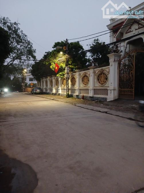 CẦN BÁN NHÀ 3 TẦNG TẠI XÃ HẢI BỐI HUYỆN ĐÔNG ANH DIỆN TÍCH 152M ĐƯỜNG RỘNG XE TẢI TRÁNH - 4