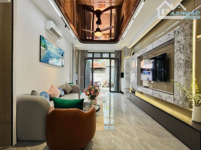 🔥 LÔ GÓC HIẾM NỞ HẬU TÀI LỘC - TRẦN QUANG DIỆU, QUẬN 3 - 144M² - HẺM XE HƠI - GIÁ 20.25 T