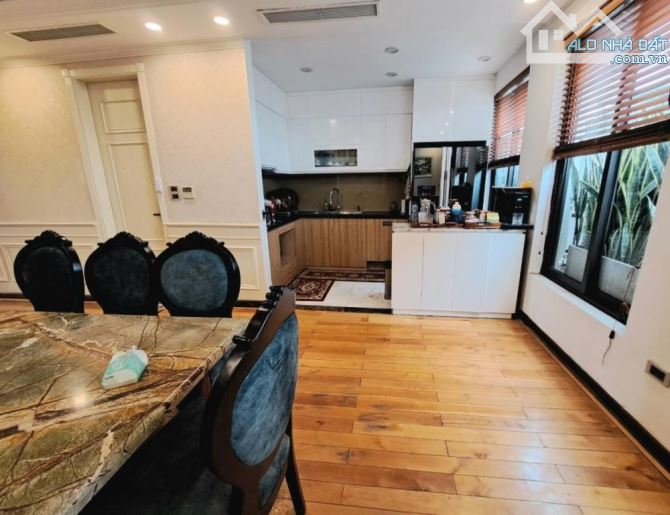 bán nhà mặt phố Nguyễn Hoàng 78m2 vỉa hè rộng vị trí đẹp 45 tỷ