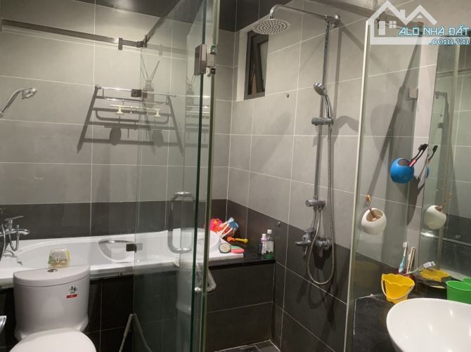 Bán nhà đi nước ngoài DT:200m2 (8x25)- biệt thư MIni 1 trệt- 1 lầu - 11