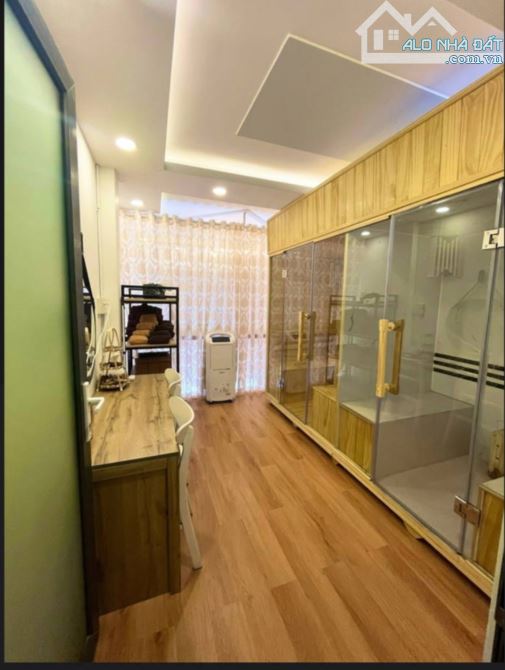 Nhà mặt tiền -6 tầng - có thang máy - kinh doanh Spa - trung mỹ tây - quận 12- 10 tỷ 3 - 11