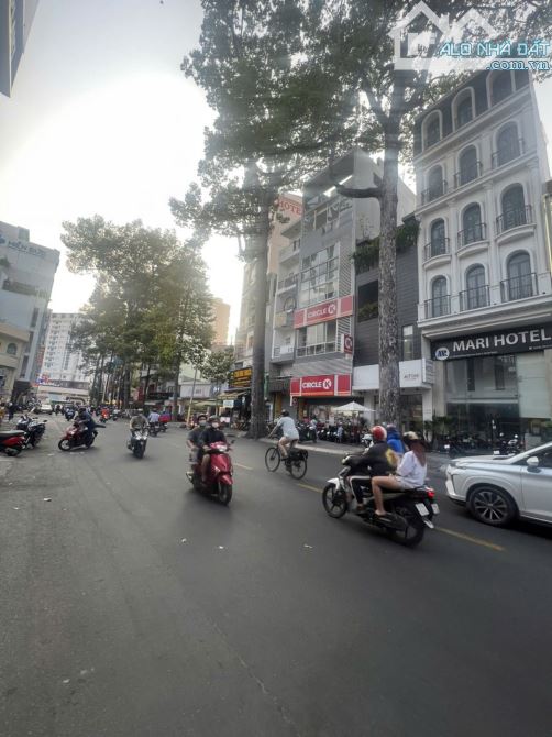 Siêu Phẩm  Nhà Mặt tiền Nguyễn Trãi P.Bến Thành Q1 DT:4x20m HĐT:6000$  3Tầng Giá:65Tỷ - 1