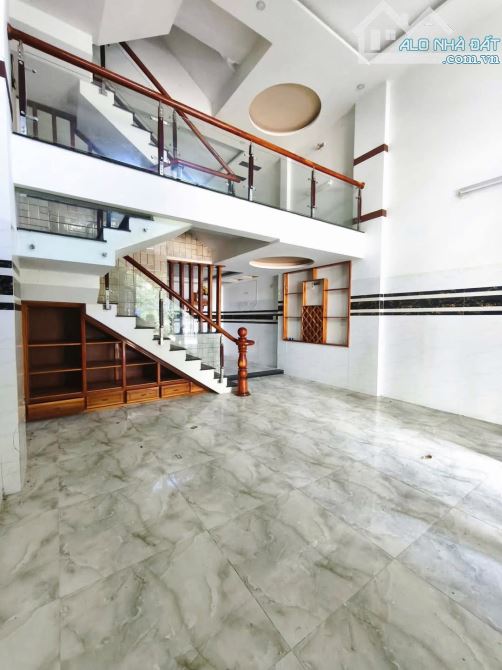 Bán nhà 3 mê rửi mặt tiền đg nguyễn thị yến 5,5x10=55m2 giá 3ty900 - 1