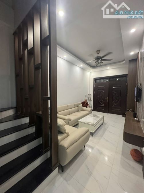 BÁN NHÀ TÂN ẤP-QUẬN BA ĐÌNH-DT50M2×5T-MT3.1M-GIÁ 10.95TỶ-LÔ GÓC-THANG MÁY-NGÕ RỘNG - 1