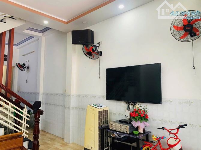 HẼM XE TẢI BẾN VÂN ĐỒN GIÁP QUẬN 1  HƠN 70M2 NGANG SIÊU BỀ THẾ NỞ HẬU - 1