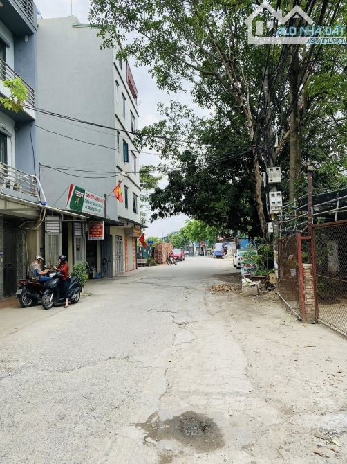 BÁN NHÀ BẰNG LIỆT BÙI QUỐC KHÁI . DT SỬ DỤNG 110 M . GIÁ 20 TỶ . MT 5 M . Ô TÔ TRÁNH - 1