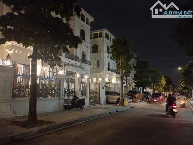 BÁN NHÀ LOUIS HOÀNG MAI . ĐÊNG LỪ . PHÂN LÔ . VỈA HÈ . NHÀ 5 TẦNG MT 5 M . GIÁ 34 TỶ - 1