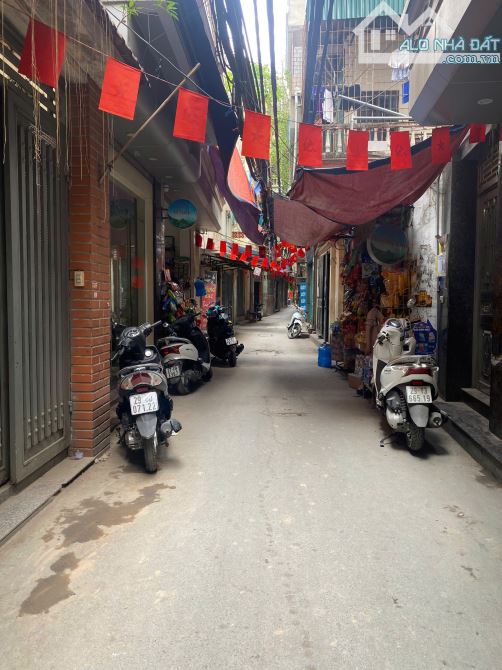 Trường Chinh - Mặt ngõ thông kinh doanh - Ba gác chạy vòng quanh - Nhà dân xây chắc chắn - 1