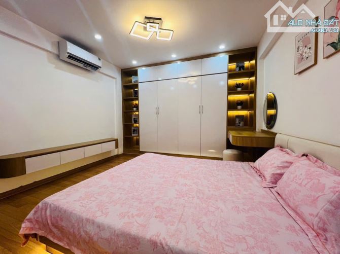 Bán CHTT tầng 2 Bách Khoa phố Nguyễn Hiền phù hợp cho con học Bách kinh Xây 75m2 giá 3,xtỷ - 1