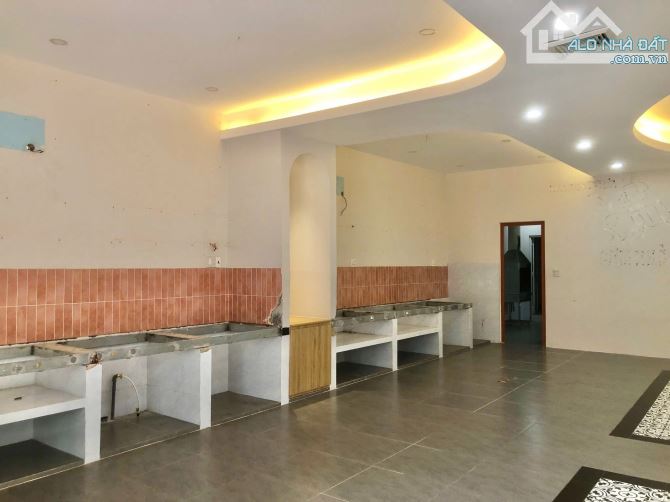 Cho thuê nhà mặt tiền ngang 8m đường trần ngọc quế cần thơ, có sẵn form nhà trống suốt đẹp - 1