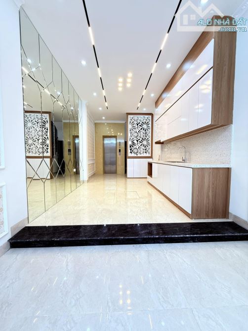 Bán nhà lê trọng tấn ô tô lùi đỗ sát nhà 5 tầng thang máy DT30m2 giá hơn 7 tỷ - 1