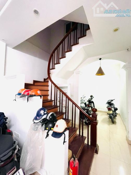 Nhà đẹp Pháo Đài Láng - Đống Đa. Dt 40m, 7 tầng, mặt tiền 4m. Giá nhỉnh 9 tỷ (còn TL)l - 1