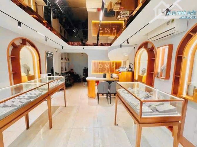 Đẹp Hơn Mặt Phố, Ngõ 10 Nguyễn Văn Huyên – Phân Lô, Bộ Công An 65m2, Gần Công Viên 23 tỷ - 1