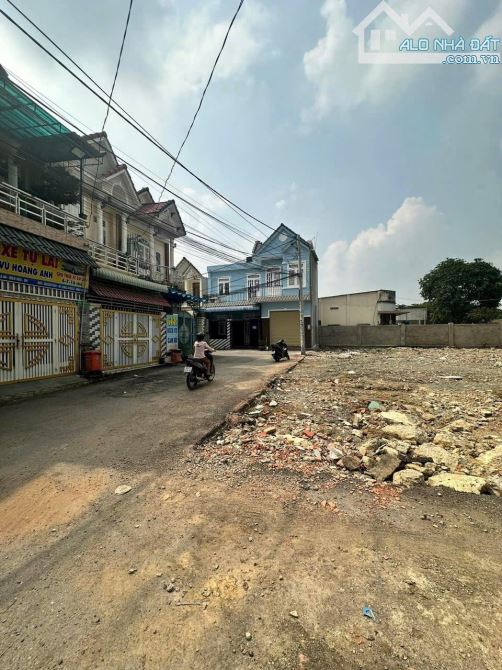 Chính chủ gởi bán lô đất 61m2 P.Hóa An, đường Hoàng Minh Chánh vào 30m,sổ riêng, thổ cư 10 - 1