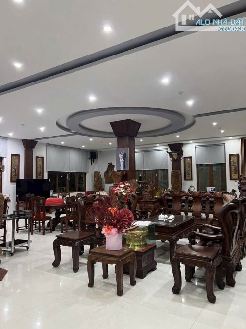 🌹 Cho thuê biệt thự 3 tầng góc 2 mặt tiền đường 10m5 khu Nam Hoà Xuân - Gọi Bi - 1