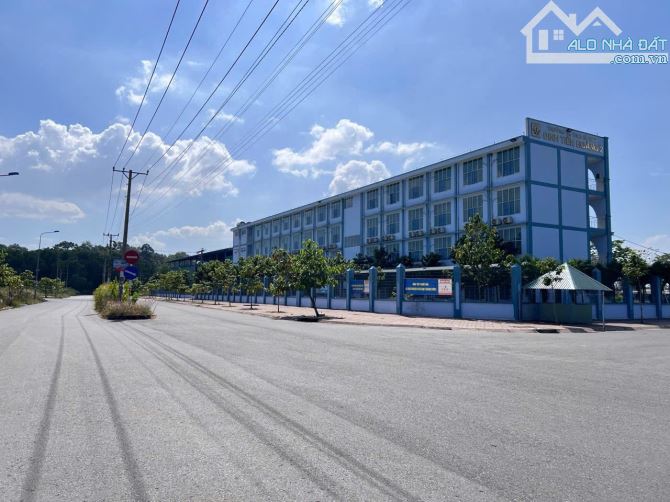 CHÍNH CHỦ KẸT TIỀN, RA NHANH LÔ 105M2 GIÁ 2,15 TỶ NGAY QL51, ĐƯỜNG TO, DÂN ĐÔNG, SỔ SẴN - 1