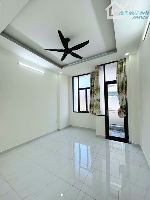 Bán nhà HXH 8m, Nguyễn Hồng Đào - DT 4x16 - 5 tầng, khu Bàu Cát giá 12.5 tỷ - 1