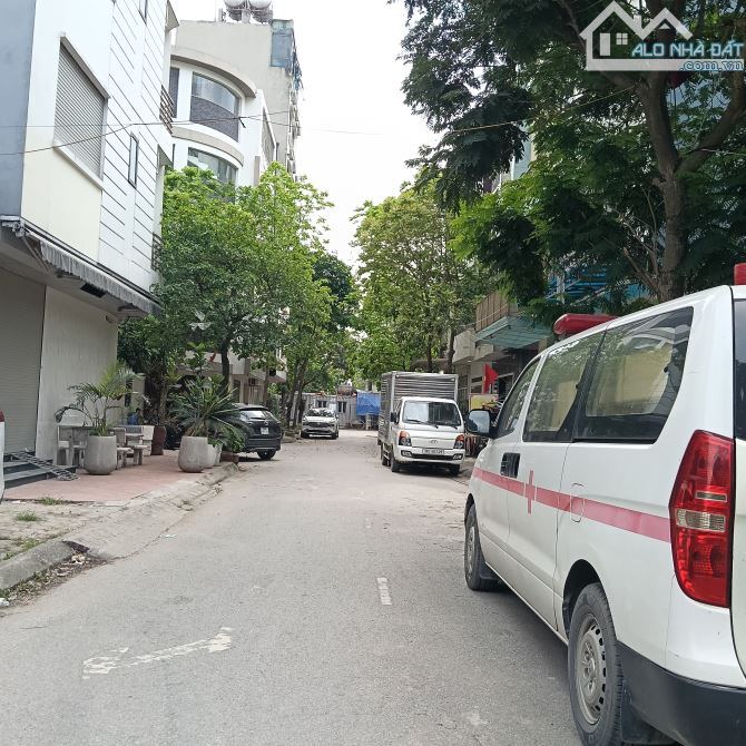 ĐẤT ĐẤU GIÁ MẬU LƯƠNG KIẾN HƯNG HÀ ĐÔNG 60M2 MT5 NHỈNH 11 TỶ 700 ĐƯỜNG VỈA HÈ PHÂN LÔ OTO - 1