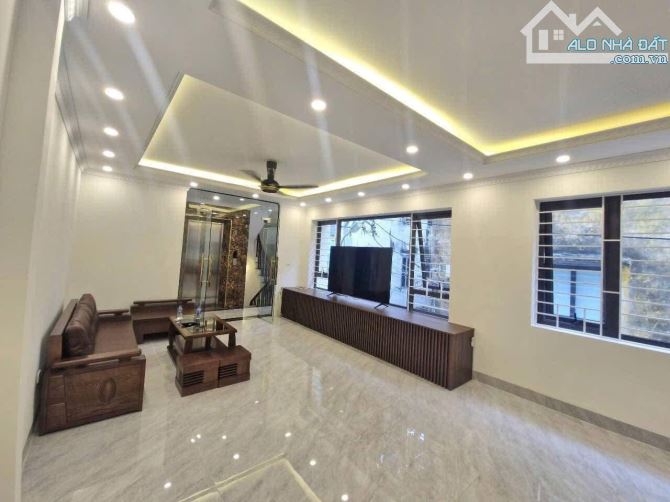 Bán nhà 60m2, 6 tầng, thang máy, view hồ Thạch Bàn, Long Biên - 1