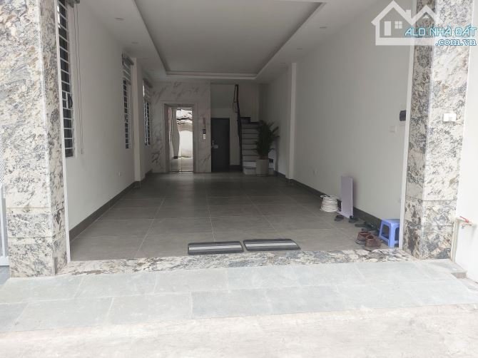 Bồ Đề, ô tô vào nhà, thang máy nhập khẩu, nội thất hiện đại, có hồ điều hòa, kinh doanh, ở - 1