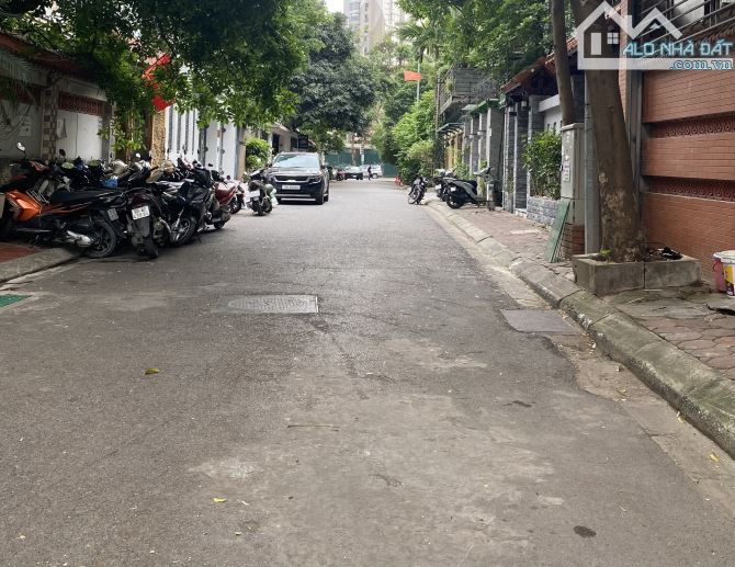 Bán Nhà Biệt Thự phố Trần Kim Xuyến KĐT VIP Trung Hoà Cầu Giấy DT 154M MT 10M Giá 65.8Tỷ. - 2