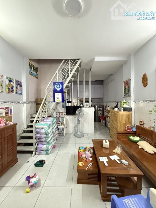 Bán nhanh nhà đường số 4 Bình Tân sát bên Lê Trọng Tấn gần 40M nở hậu HXH 2tầng SHR 3,8 tỷ - 1