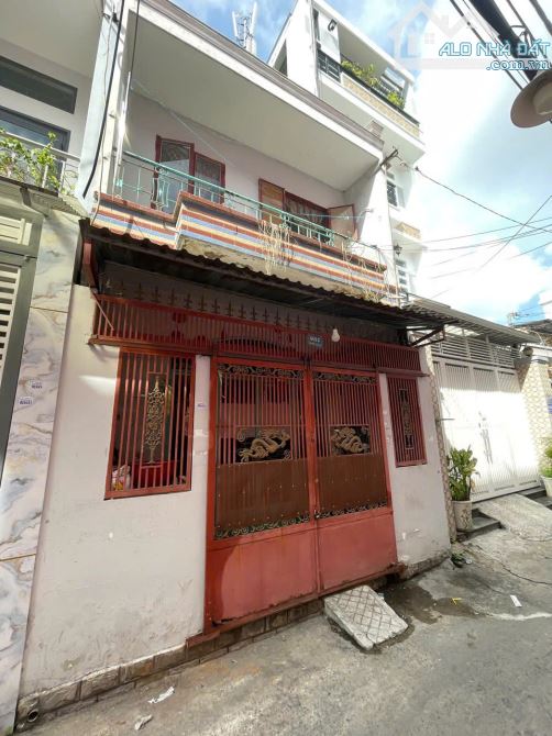 Bán nhà .Ngay Đầm Sen.Vị trí đẹp..DT 52M2.Đường Hòa Bình.Q 11