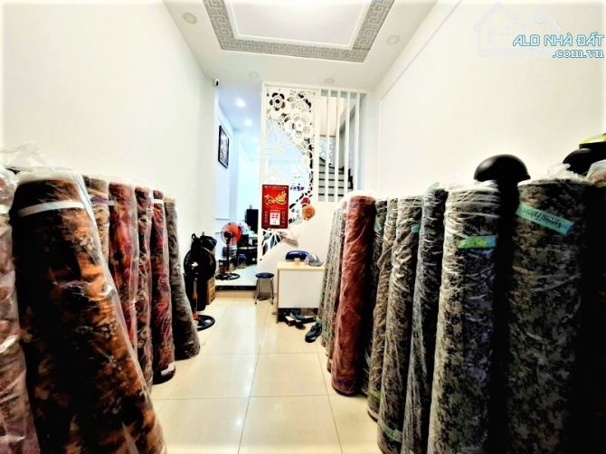HƠN 6 TỶ NHÀ TÂN BÌNH GIÁP QUẬN 10 - HẺM 1 SẸC 5M Ô TÔ TRÁNH - KINH DOANH - 4 TẦNG 4PN MỚI - 1