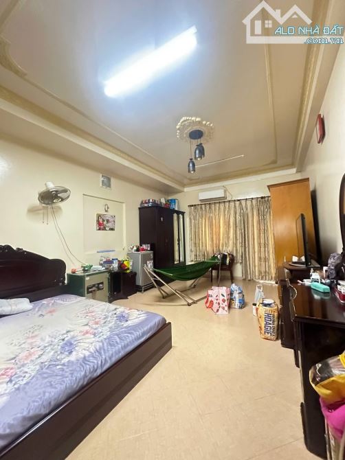 Nhà 4 tầng MT KD Lê Văn lương Tân Quy, chỉ 10.5 tỷ - 1