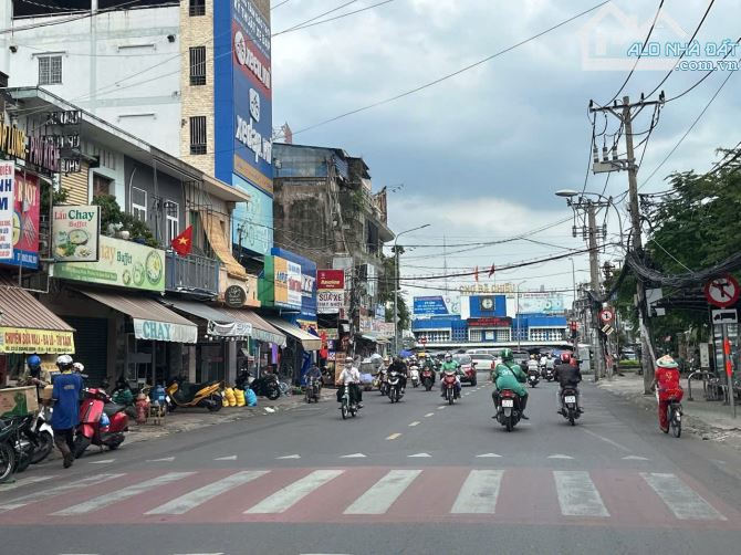 Bán nhà 3 tầng mới HXT Lê Quang Định 59m2 ngang 4.2m gần chợ Bà Chiểu chỉ 10.6 tỷ. - 1