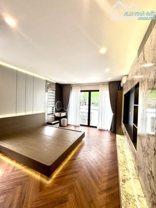 Bán nhà ĐẸP phố Bát Khối 41m x 7 tầng - 10.6 tỷ - 13