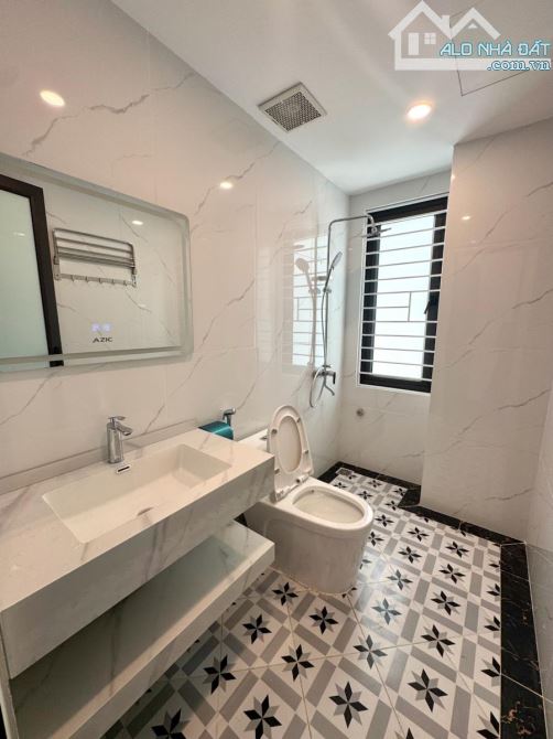 Bán nhà ĐẸP phố Bát Khối 41m x 7 tầng - 10.6 tỷ - 17