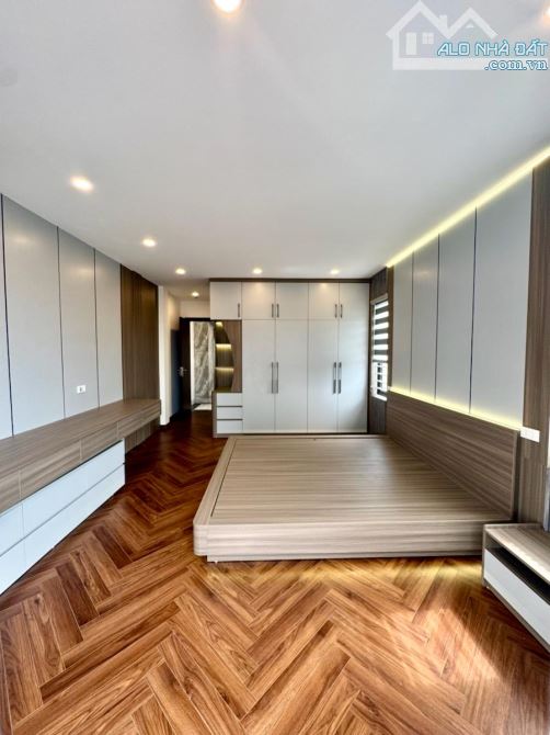 Bán nhà ĐẸP phố Bát Khối 41m x 7 tầng - 10.6 tỷ - 19