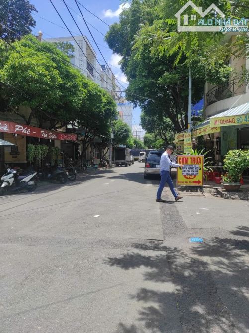 Bán nhà căn góc MT Dân Tộc Tân Phú 11x18m cấp 4 giá 35 tỷ TL (gần Nguyễn Xuân Khoát) - 1