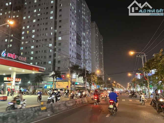 Bán trường Cao Đẳng ngang 56m gần Phan Văn Hớn Q12 6 tầng 4760m2 220 phòng học 270 tỷ. - 2