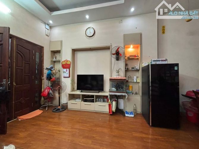 BÁN NHÀ LIỄU GIAI-QUẬN BA ĐÌNH-DT120M2×4T-MT9M-GIÁ 30.5TỶ-GẦN PHỐ-XÂY CH DỊCH VỤ - 2