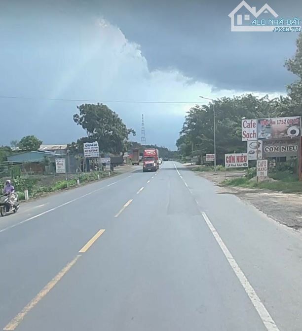 6,3 sào đất nở hậu, mặt tiền QL1A nằm khu trung tâm hành chính - 2