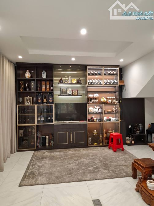 Bán nhà mặt tiền D17 Phước Long B quận 9 giá 23,5 tỷ - 2
